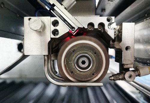 砂輪劃片機的新工藝研究